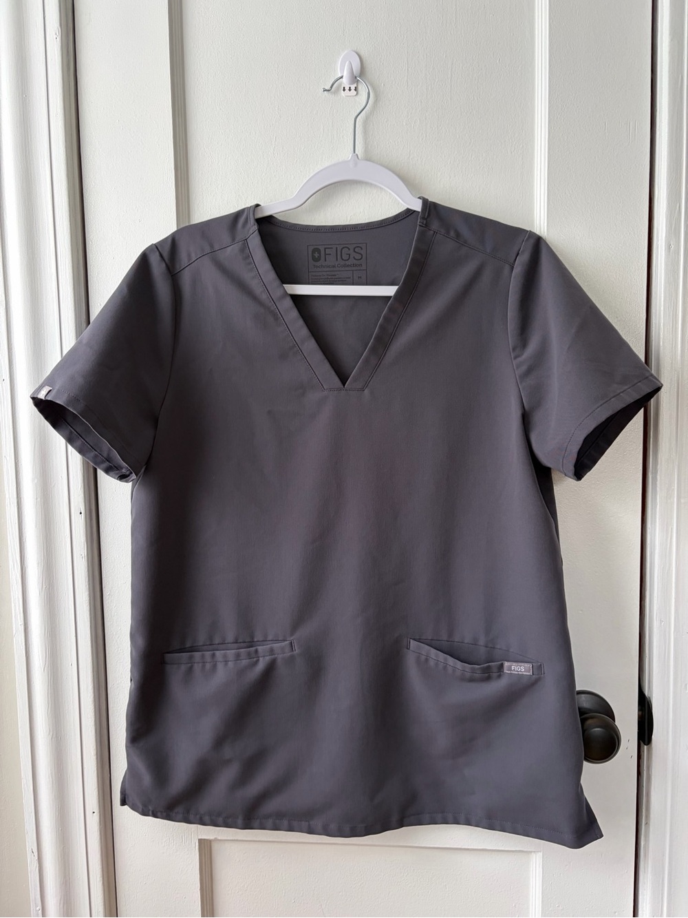 FIGS Women’s V-Neck Scrub Top in Charcoal